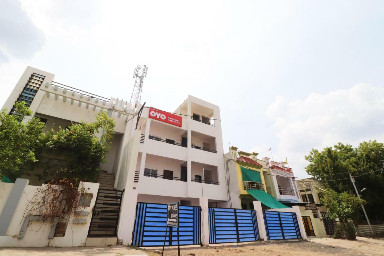 Oyo 39774 Hotel Kanishka Residency Jabalpur Eksteriør billede
